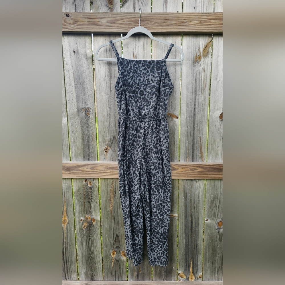 Old Navy Black and Grey Leopard print S jumper
